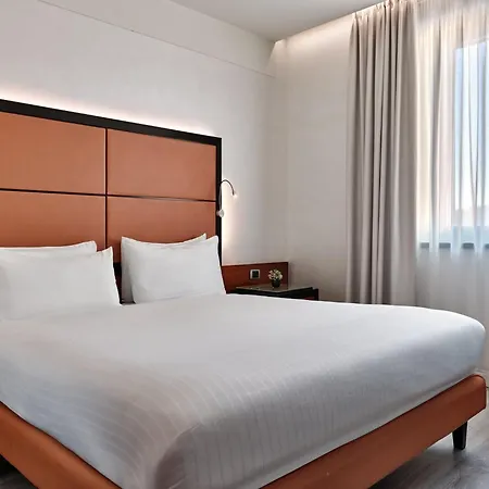 Crowne Plaza Milan - Malpensa Airport By Ihg 4*