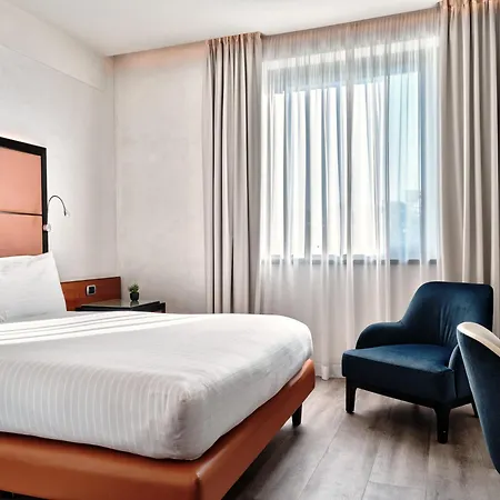 Hotel Crowne Plaza Milan - Malpensa Airport By Ihg 4*
